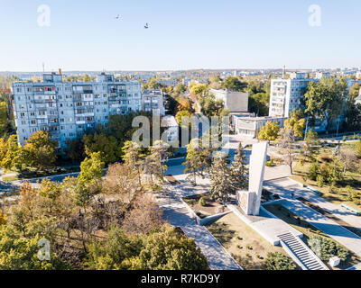 Luftaufnahme von bendery (Bender) in Brechen weg Pridnestrovian Moldauischen Republik (Transnistrien; PMR, Transnistrien) (Republik Moldau). Sowjetische Denkmal. Stockfoto