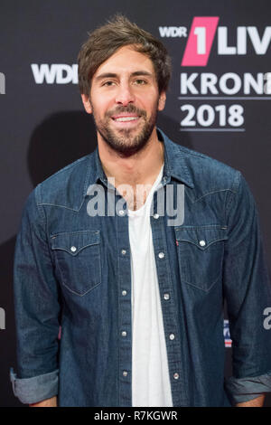 Bochum, Deutschland. 07 Dez, 2018. Max GIESINGER, Musiker, Sänger, Sängerin, Hochformat, auf dem roten Teppich der EinsLive Krone Zeremonie am 06.12.2018 in Bochum/Deutschland | Verwendung der weltweiten Kredit: dpa/Alamy leben Nachrichten Stockfoto