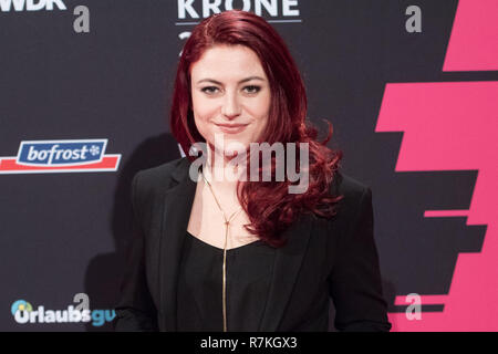 Bochum, Deutschland. 07 Dez, 2018. Tahnee SCHAFFARCZYK, Comedian, Komikerin, Brustbild, auf dem roten Teppich der EinsLive Krone Zeremonie am 06.12.2018 in Bochum/Deutschland | Verwendung der weltweiten Kredit: dpa/Alamy leben Nachrichten Stockfoto