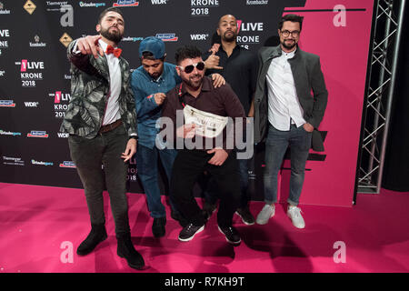 Bochum, Deutschland. 07 Dez, 2018. REBELLCOMEDY, Stand-up Comedy Ensemble, Komiker, vollständige Abbildung, Gruppe, auf dem roten Teppich der EinsLive Krone Zeremonie am 06.12.2018 in Bochum/Deutschland | Verwendung der weltweiten Kredit: dpa/Alamy leben Nachrichten Stockfoto