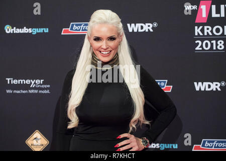 Bochum, Deutschland. 07 Dez, 2018. Daniela Katzenberger, Entertainer, Brustbild, auf dem roten Teppich der EinsLive Krone Zeremonie am 06.12.2018 in Bochum/Deutschland | Verwendung der weltweiten Kredit: dpa/Alamy leben Nachrichten Stockfoto