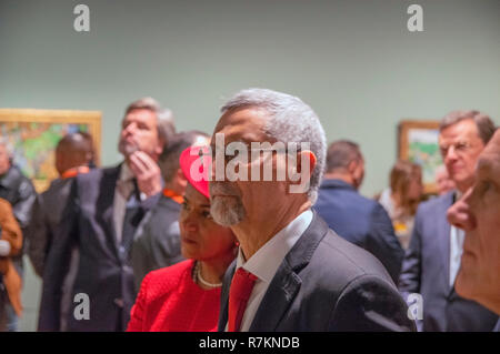 Amsterdam, Niederlande. 10. November 2018. Besuch des Kap Verde Präsident Jorge Carlos De Almeida Fonseca und seine Frau Ligia Dias Fonseca im Van Gogh Museum in Amsterdam Die Niederlande 2018 Credit: Robert vantgarde Hoenderdaal/Alamy leben Nachrichten Stockfoto