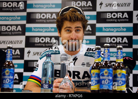 Palma de Mallorca, Spanien. 10 Dez, 2018. Radfahrer Peter Sagan spricht während einer Pressekonferenz. Die deutschen Radrennsport stabile Bora - Hansgrohe das neue Trikot vorgestellt. Credit: Clara Margais/dpa/Alamy leben Nachrichten Stockfoto