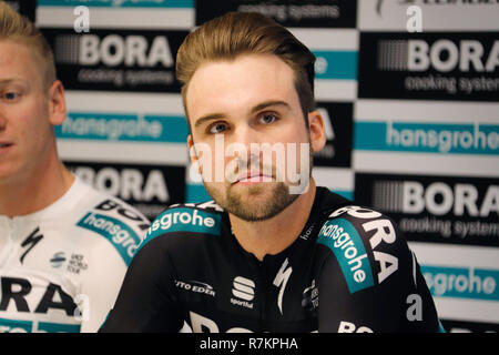 Palma de Mallorca, Spanien. 10 Dez, 2018. Radrennfahrer Pascal Ackermann während einer Pressekonferenz. Die deutschen Radrennsport stabile Bora - Hansgrohe das neue Trikot vorgestellt. Credit: Clara Margais/dpa/Alamy leben Nachrichten Stockfoto