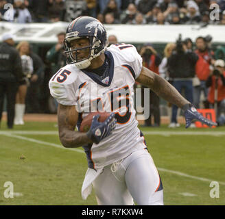 Oakland, Kalifornien, USA. 2. Dez 2007. Denver Broncos wide receiver Brandon Marshall #15 läuft am Sonntag, 2. Dezember 2007, bei Oakland-Alameda County Coliseum in Oakland, Kalifornien. Die Räuber besiegt die Broncos 34-20. Credit: Al Golub/ZUMA Draht/Alamy leben Nachrichten Stockfoto