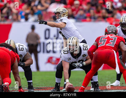 Tampa, Florida, USA. 09 Dez, 2018. New Orleans Saints Quarterback Drew Brees (9) während des Spiels zwischen der New Orleans Saints und die Tampa Bay Buccaneers bei Raymond James Stadium in Tampa, Florida. Saints Gewinnen 28-14. Del Mecum/CSM/Alamy leben Nachrichten Stockfoto