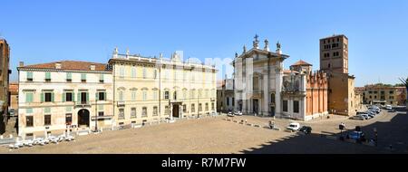 Italien, Lombardei, Mantua (Mantova), als Weltkulturerbe von der UNESCO, die Piazza Sordello, der Duomo (Kathedrale) Stockfoto