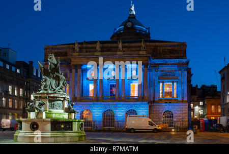 Liverpool Rathaus, im hinteren Teil des Gebäudes, von Exchange Flags. Bild im Dezember 2018 berücksichtigt. Stockfoto