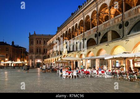 Italien, Venetien, Padua, Padua, Piazza delle Erbe, Palazzo della Ragione Stockfoto