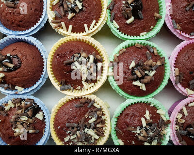 Ansicht von oben auf eine köstliche Schokolade Muffins Stockfoto