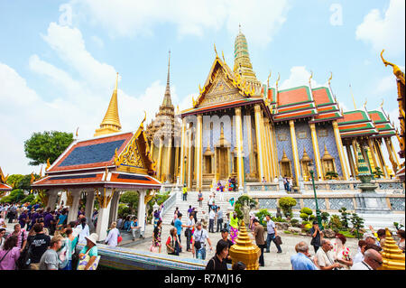 Prasat Phra Thep Bidon, königliches Pantheon, Wat Phra Kaeo Komplex, Grand Palace, Bangkok, Thailand Stockfoto