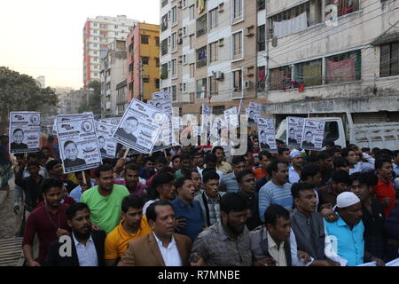 Unterstützer von Bangladesch Bangladesch Awami Liga in einem Bundestagswahlkampf Prozession wie den Europawahlkampf in Dhaka, Bangladesch beginnen am 10. Dezember 2018 beteiligen. Die 11. ordentliche Wahl wird über dem Land am 30. Dezember 2018 abgehalten werden. Stockfoto