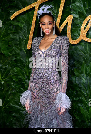 Winnie Harlow an der Fashion Awards gemeinsam mit Swarovski in der Royal Albert Hall, Kensington Gore, London statt. Stockfoto