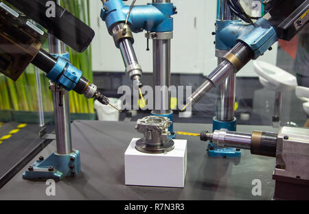 CNC-Bohr- Maschine bohren Motor teil Stockfoto