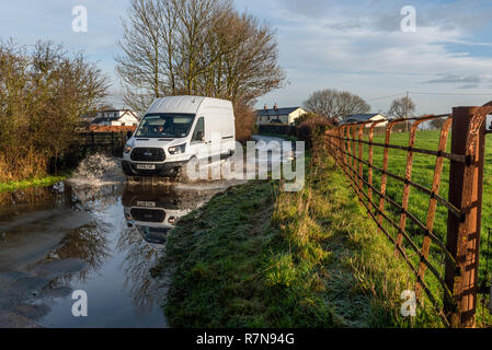 Überflutet Lane im Hale Winkel in der Nähe von Hambleton Lancashire Stockfoto