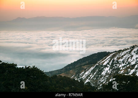 Wolken über Olympos, Troodos-gebirge, Zypern Stockfoto