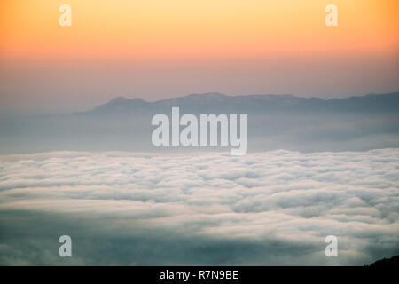 Wolken über Olympos, Troodos-gebirge, Zypern Stockfoto