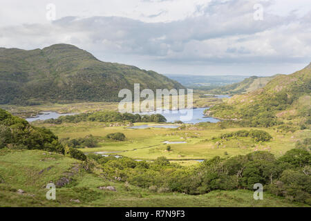 Meine Damen Ansicht ist eine malerische Punkt entlang des Ring of Kerry, Killarney National Park, Irland. Stockfoto