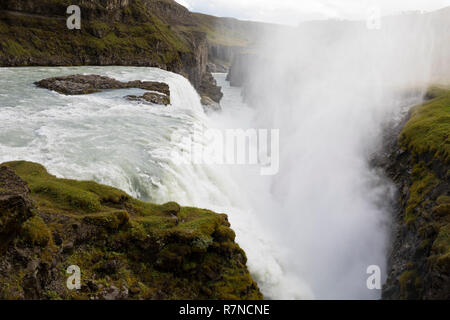Gullfoss, "goldener Wasserfall", Wasserfall des Flusses Hvítá im Haukadalur im Süden von Island. 'Golden fällt', Wasserfall, Island Stockfoto