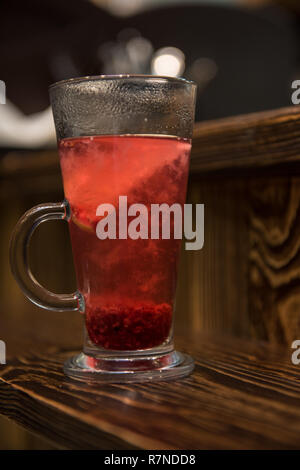 Beeren Kaffee auf Holz Stockfoto