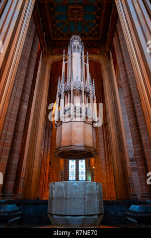 Kathedrale von Liverpool oder die Kathedrale Kirche des auferstandenen Christus, Liverpool in Großbritannien Liverpool, Großbritannien - 16 Mai 2018: Liverpool Cathedral basiert auf einem Entwurf von Stockfoto