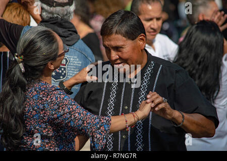 Ein paar Salsa tanzen in Alameda Park in Mexiko City, Mexiko Stockfoto