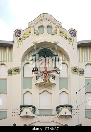 Fragment des Reok Gebäude in Szeged. Ungarn Stockfoto