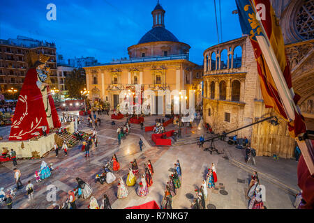 Fallas Festivals. Falleras Blumen, der Jungfrau. Valencia. Gemeinschaft Valencia. Spanien. Das immaterielle Kulturerbe der Menschheit. UNESCO Stockfoto