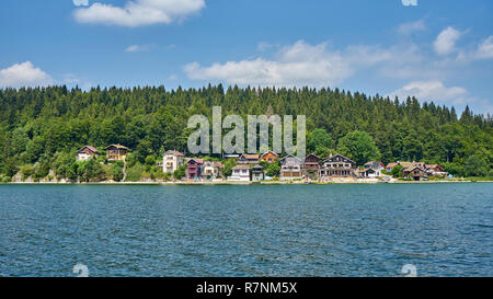 Panoramablick über Hafen Titi ein kleines Dörfchen in der Nähe von grangettes Doubs Frankreich, am linken Ufer des Lake Saint Punkt befinden, Port-Titi wurde an der beg gebaut Stockfoto