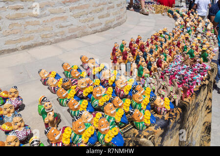 Buchara, Usbekistan - Mai 25, 2018: Seide und Gewürze Festival 2018. Souvenirs Shop in Buchara Usbekistan Stockfoto