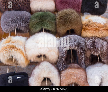 Pelz caps Winter headwear. Handel mit Fell hat. Verkauf von natürlichen winter Fell Kopfbedeckung Stockfoto