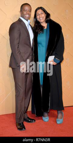 Foto muss Gutgeschrieben © Alpha Presse 078237 10/12/2018 Adrian Lester und Frau Lolita Chakrabarti beim Mary Queen of Scots Europäischen Film Premiere im Cineworld Leicester Square in London. Stockfoto