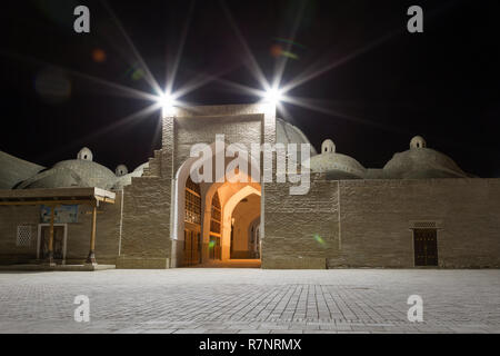 Toki Zargaron, alte handelnde Kuppeln in Buchara, Usbekistan. Zentralasien. Alte Gebäude in der Altstadt von Buchara Stockfoto