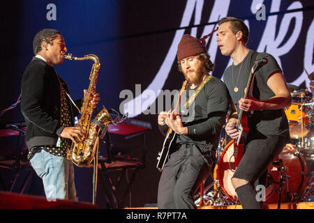 Inglewood, Kalifornien, USA. 9 Dez, 2018. MIKE POSNER während der kroq Absolut Fast akustischen Weihnachten Konzert im Forum in Inglewood, Kalifornien Quelle: Daniel DeSlover/ZUMA Draht/Alamy leben Nachrichten Stockfoto