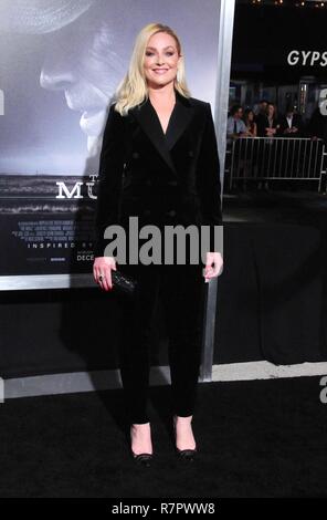 Westwood, Kalifornien, USA. 10. Dez 2018. WESTWOOD, CA - 10. Dezember: Schauspielerin Elisabeth Rohm besucht die Weltpremiere von Warner Bros. Pictures' "Maultier" am 10. Dezember 2018 im Regency Dorf Theater in Westwood, Kalifornien. Foto von Barry King/Alamy leben Nachrichten Stockfoto