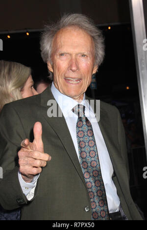 Westwood, Kalifornien, USA. 10. Dez 2018. Clint Eastwood 12/10/2018 Die Weltpremiere von "Maultier" im Regency Dorf Theater in Los Angeles, CA Foto von Izumi Hasegawa/HollywoodNewsWire.co Credit statt: Hollywood News Wire Inc./Alamy leben Nachrichten Stockfoto