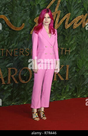 London, Großbritannien. 10 Dez, 2018. Georgien kann Jagger auf dem roten Teppich während der Fashion Awards 2018 in der Royal Albert Hall, Kensington in London gesehen. Credit: Keith Mayhew/SOPA Images/ZUMA Draht/Alamy leben Nachrichten Stockfoto