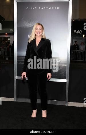 Los Angeles, CA, USA. 10 Dez, 2018. Elisabeth Rohm bei der Ankunft für das MAULTIER Premiere, Regency Dorf Theater - Westwood, Los Angeles, CA 10. Dezember 2018. Credit: Priscilla Grant/Everett Collection/Alamy leben Nachrichten Stockfoto