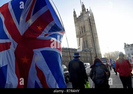 London, Großbritannien. 11. Dez 2018. Brexit Proteste, Westminster, London Quelle: Finnbarr Webster/Alamy leben Nachrichten Stockfoto