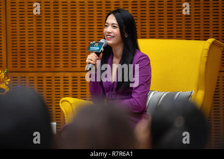 Yao Chen an einem Podium Rede auf dem 3. Internationalen Film Festivals & Auszeichnungen Macau in Macau Cultural Center. Macau, 10.12.2018 | Verwendung weltweit Stockfoto