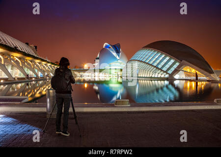 Hemisferic und Königin Sofia Kunst Palast. Stadt der Künste und Wissenschaften. Architekten Santiago Calatrava. Valencia. Comunidad Valencia. Spanien. Europa Stockfoto