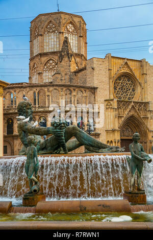 Turia Brunnen, Virgen de los Desamparados Basilika Santa Maria de Valencia Kathedrale. Jungfrau Square. Valencia, Comunidad Valenciana. Spanien. Stockfoto