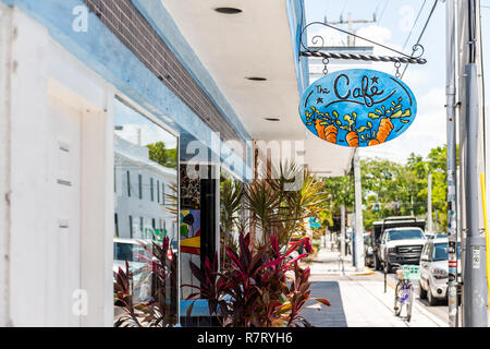 Key West, USA - Mai 1, 2018: Das Cafe Restaurant Shop, Store gesund vegetarisch Vegan essen in Florida City reisen, sonnigen Tag, Straße Stockfoto