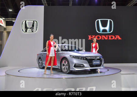 NONTHABURI - 28. NOVEMBER: Honda Accord Hybrid Auto auf Anzeige an der 35th Thailand International Motor Expo am 28. November 2018 in Pusan, Thailan Stockfoto