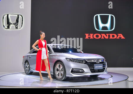 NONTHABURI - 28. NOVEMBER: Honda Accord Hybrid Auto auf Anzeige an der 35th Thailand International Motor Expo am 28. November 2018 in Pusan, Thailan Stockfoto