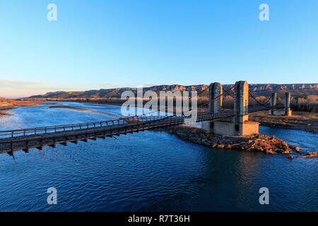 Frankreich, Bouches-du-Rhone, Mallemort, Alte Hängebrücke (19.) Auf der Durance Stockfoto