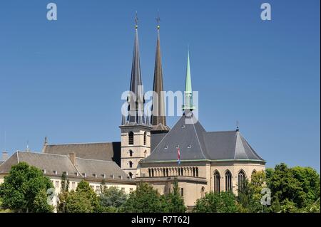 Luxemburg, Luxemburg Stadt, Notre Dame de Luxemburg Kathedrale aus dem Adolphe Brücke aus gesehen Stockfoto