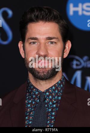 HOLLYWOOD, Los Angeles, CA, USA - 29. NOVEMBER: Schauspieler John Krasinski Prada tragen kommt bei der Weltpremiere von Disney's 'Mary Poppins gibt 'am El Capitan Theatre am November 29, 2018 in Hollywood, Los Angeles, Kalifornien, Vereinigte Staaten. (Foto von David Acosta/Image Press Agency) Stockfoto