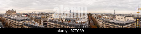Die Ansicht von Paris, den Eiffelturm. Stockfoto
