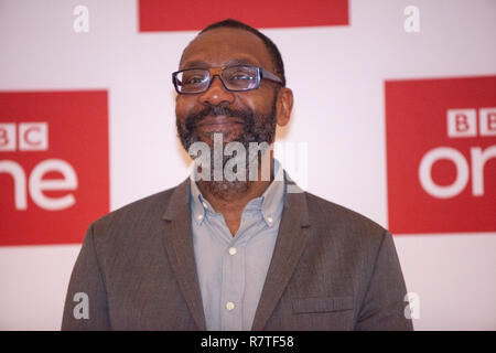 Hayley Atwell, Lenny Henry und Tamara Lawrance, die Hauptdarsteller aus der Cast des BBC-Adaption von Roman Andrea Levy's lange Songs, gesammelt Stockfoto